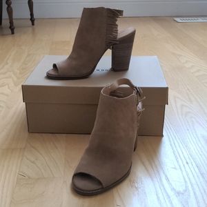 Brown Suede Fringe shoes